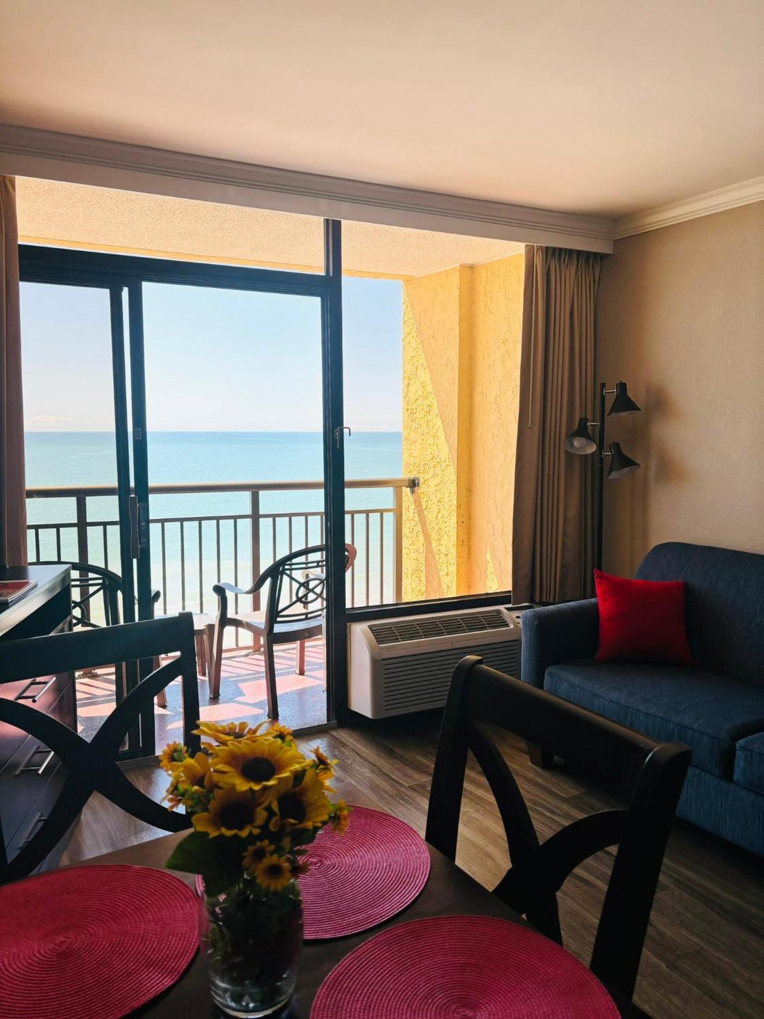 Azure Bliss Oceanfront Condo Sleeps 6 เมอร์เทิลบีช ภายนอก รูปภาพ